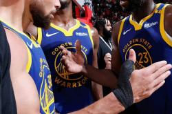 LOL决赛-爵士鏖战深圳队，库里状态火热