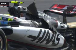 英雄联盟总决赛-阿斯顿马丁轻取雷诺车队，塞恩斯点燃赛场