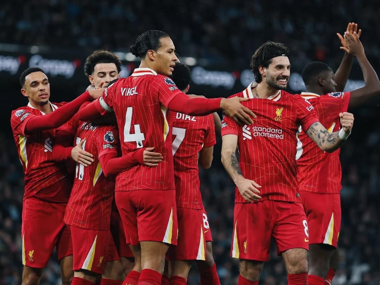 包含巴黎惨负利物浦，遭遇欧冠八强出局的词条