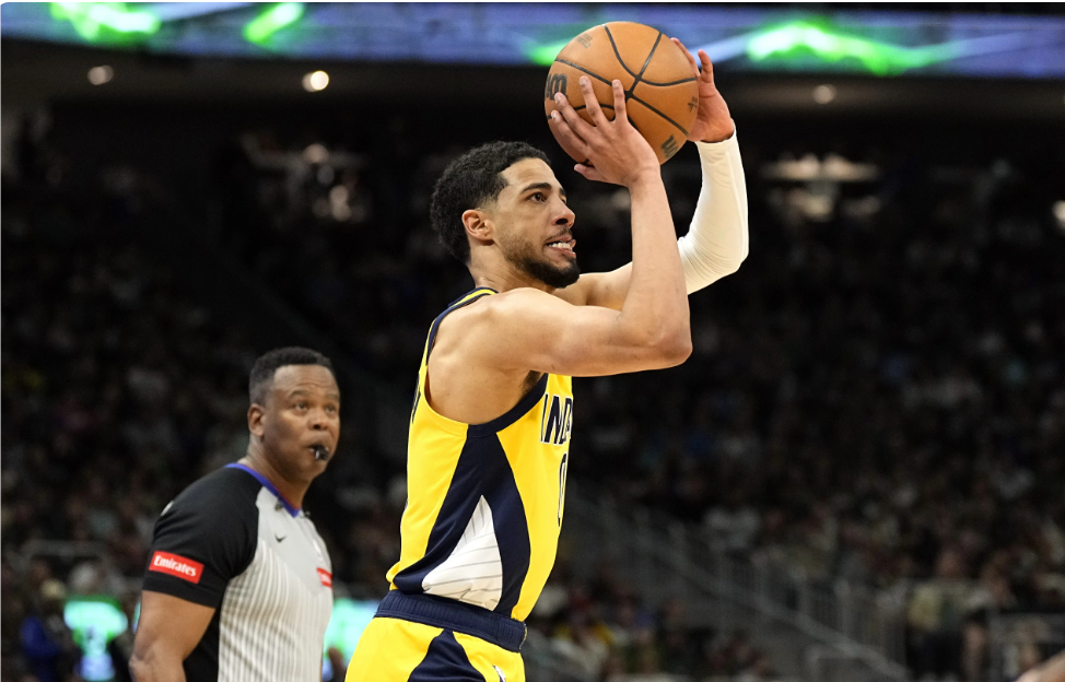 包含尼克斯赢得一场不易的胜利,球迷欢呼雀跃的词条 包含尼克斯赢得一场不易的胜利,球迷欢呼雀跃的词条