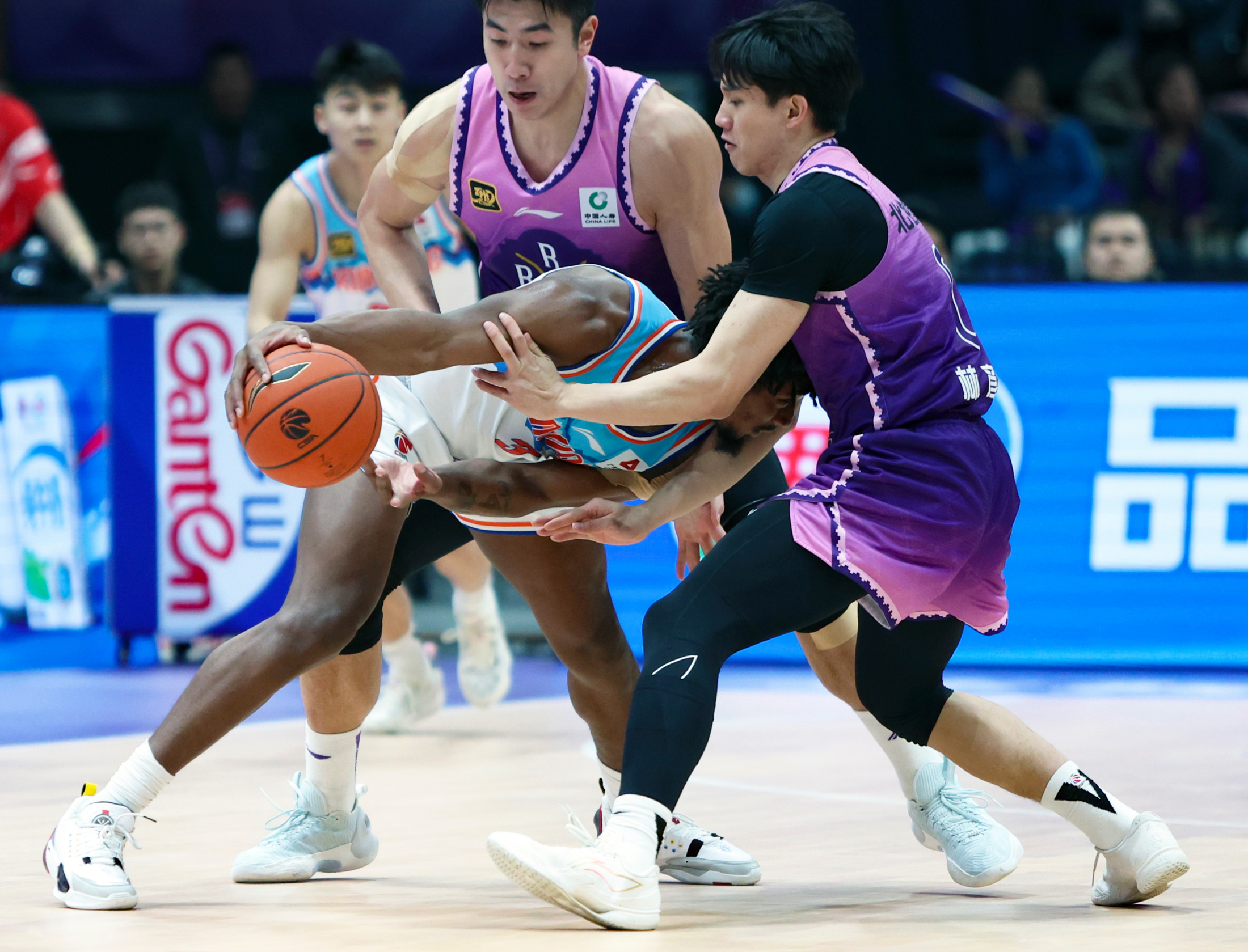 包含新疆队主场扭转颓势,取得三连胜的词条 包含新疆队主场扭转颓势,取得三连胜的词条