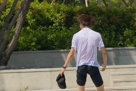 世界冠军争夺泳装表演，惊心动魄