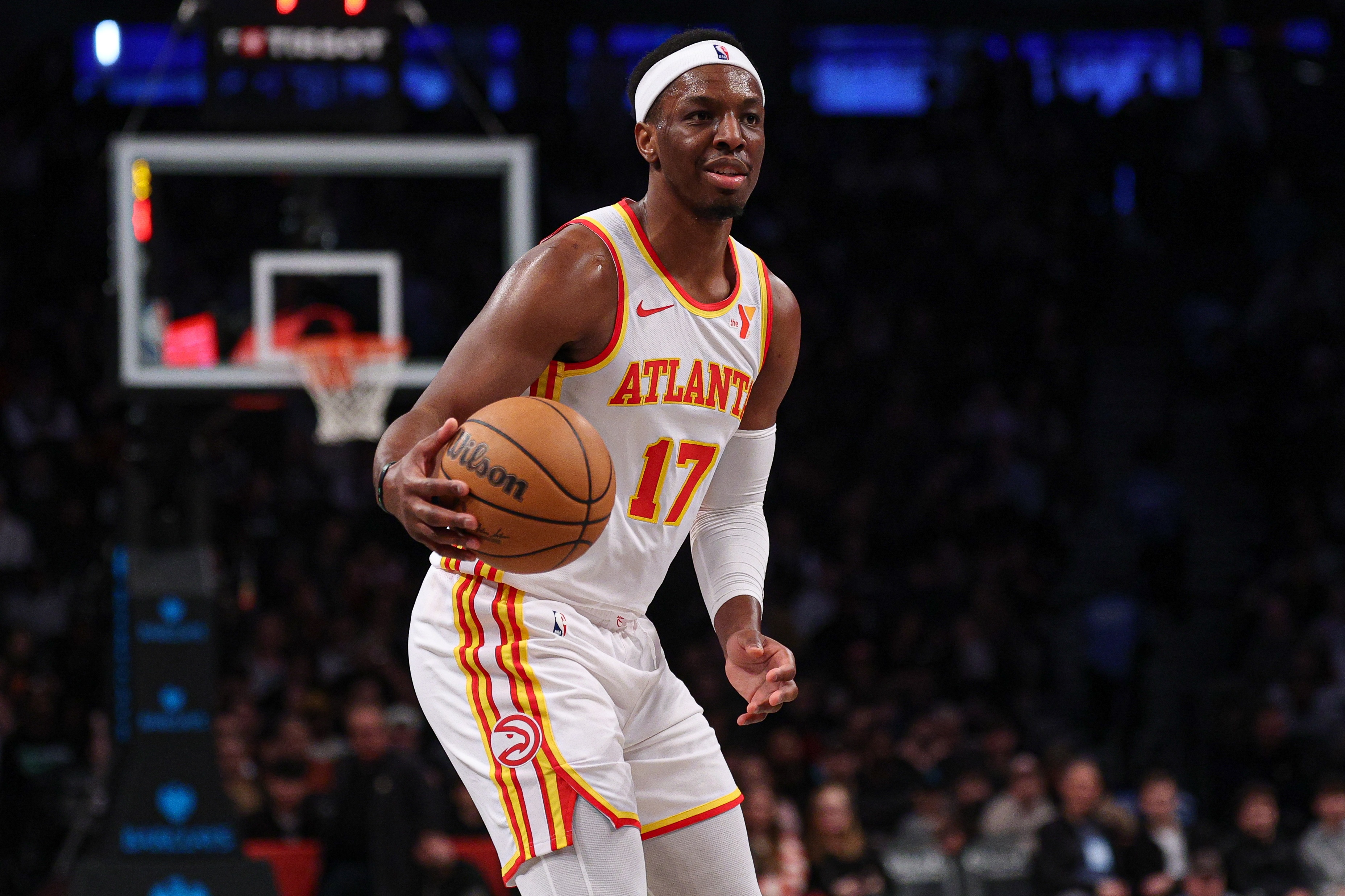 开拓者客场逆转雄鹿，球队表现令人刮目相看的简单介绍