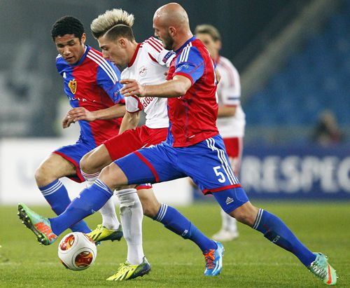 维拉客场告捷,实现客场获胜 维拉客场告捷,实现客场获胜