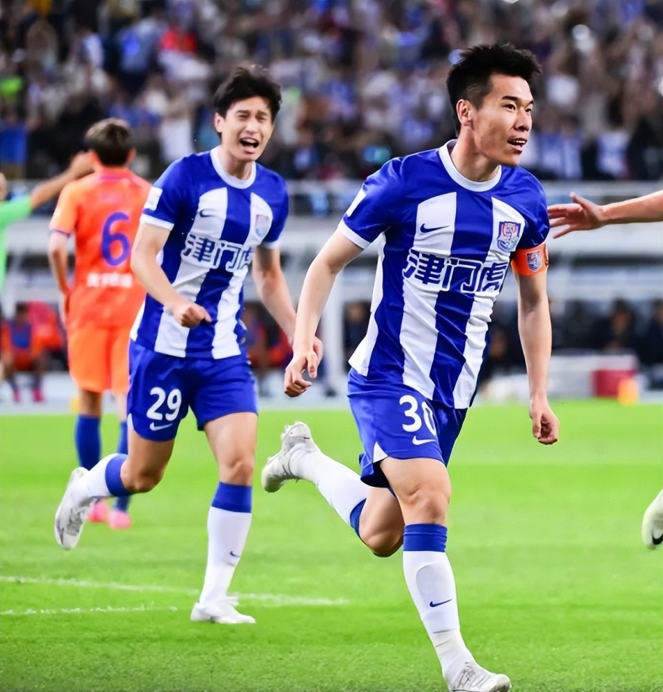 包含一方客场-惨败权健，保级形势一片乌云笼罩！的词条