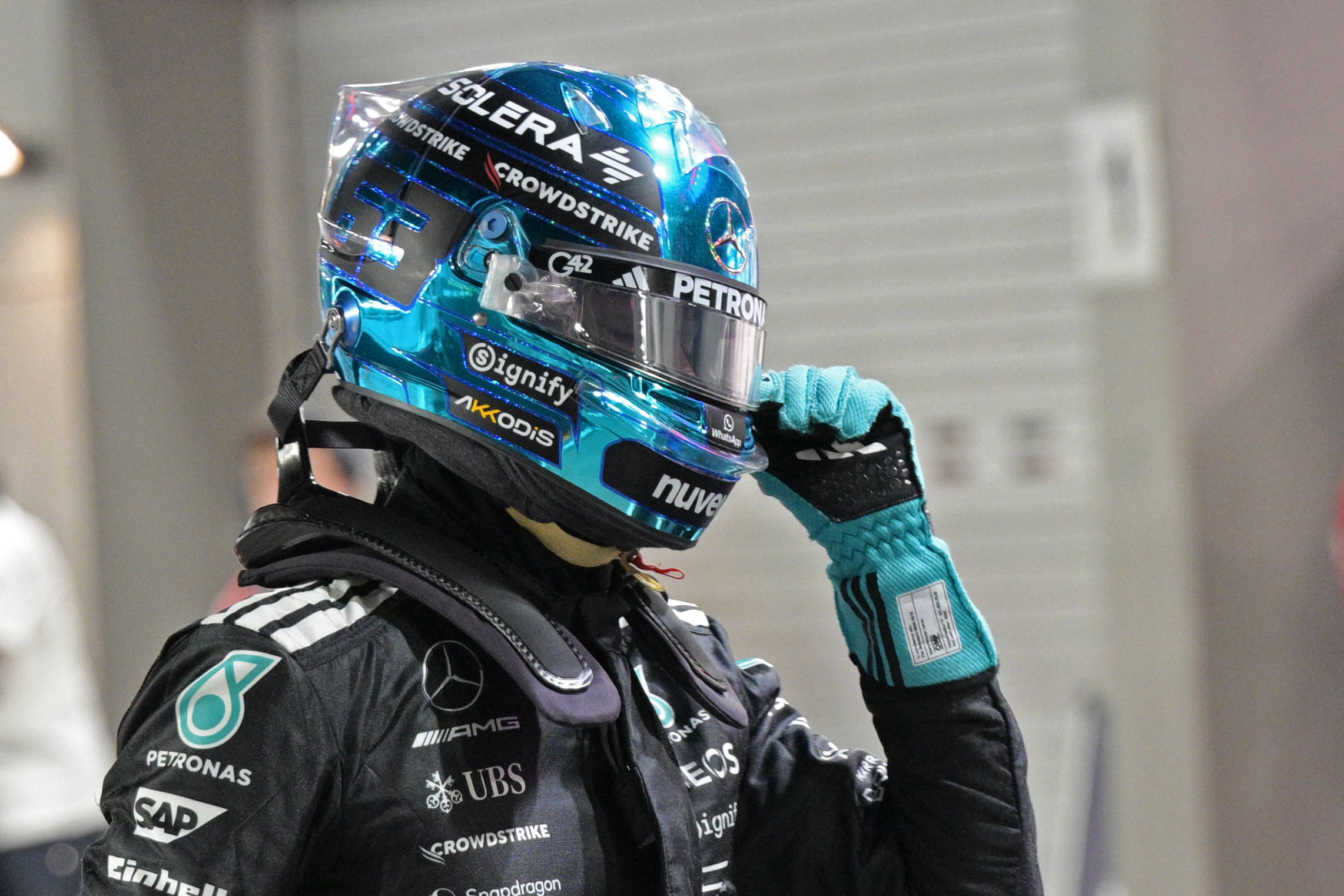 关于迈凯伦力克红牛车队,拉塞尔点燃赛场的信息 关于迈凯伦力克红牛车队,拉塞尔点燃赛场的信息