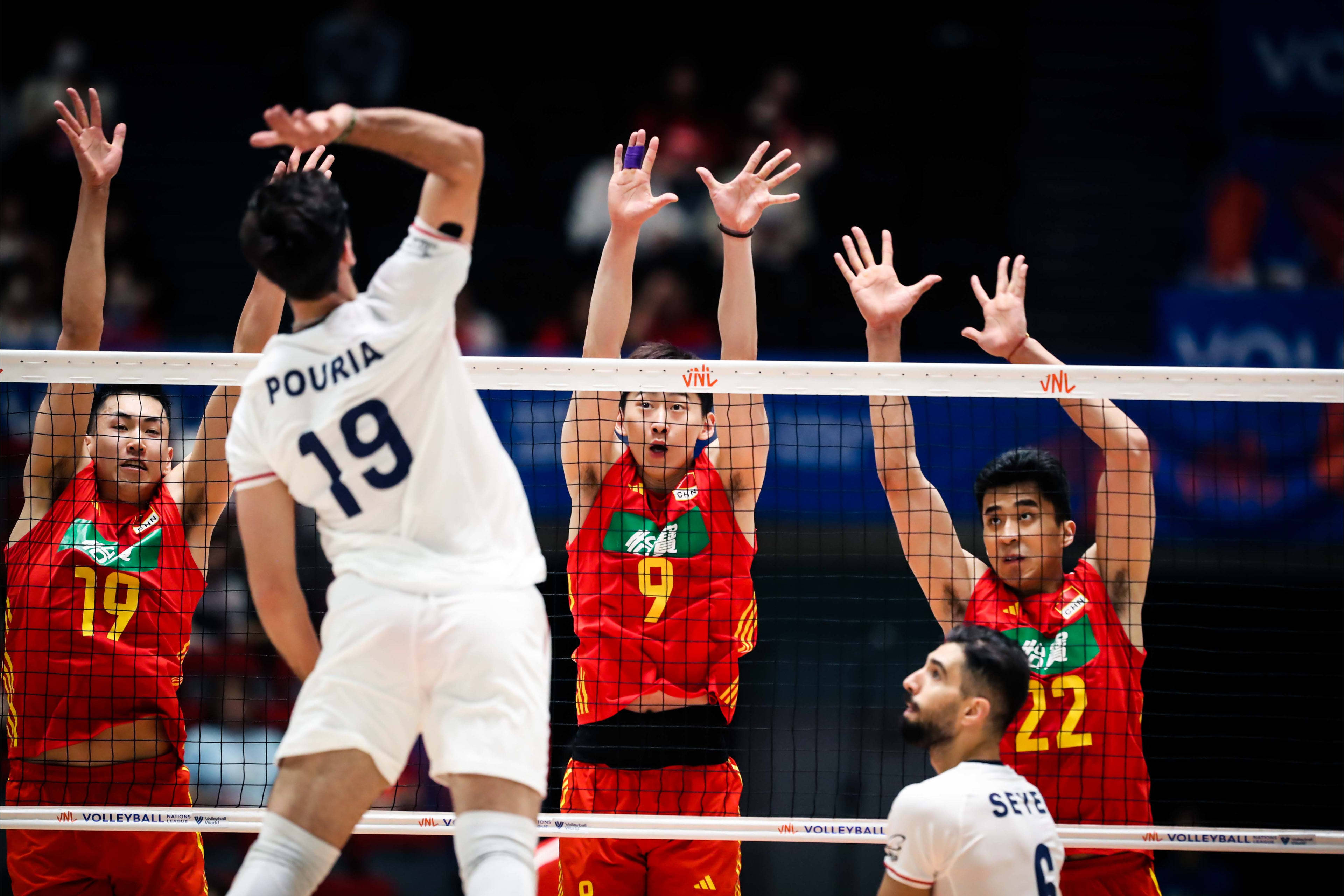 中国队力克韩国队，波尔带队取胜