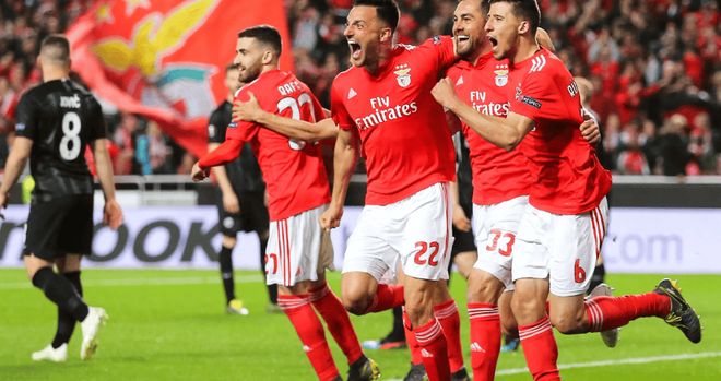 勒沃库森主场大胜,终结连败颓势 勒沃库森主场大胜,终结连败颓势