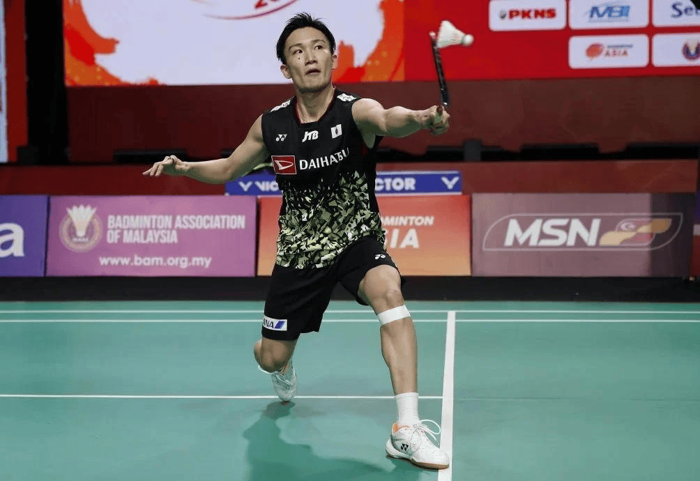 中国队完胜丹麦队,桃田贤斗高光表现 中国队完胜丹麦队,桃田贤斗高光表现