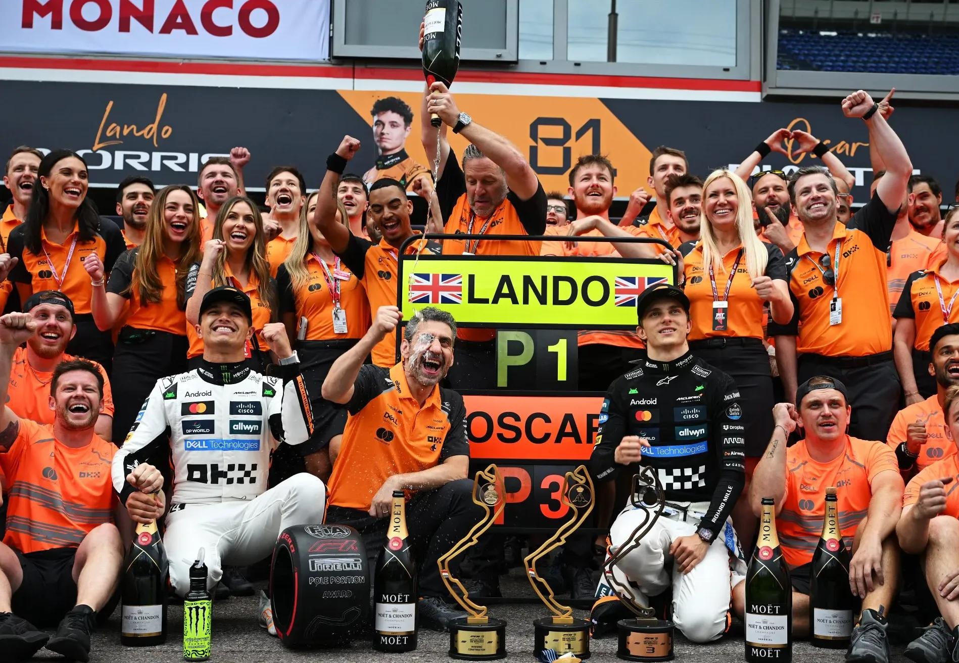 雷诺车队碾压迈凯伦，皮亚斯特里统治全场