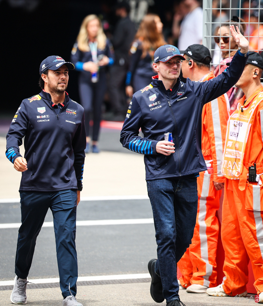 红牛二队绝杀迈凯伦,周冠宇扛起全队 红牛二队绝杀迈凯伦,周冠宇扛起全队