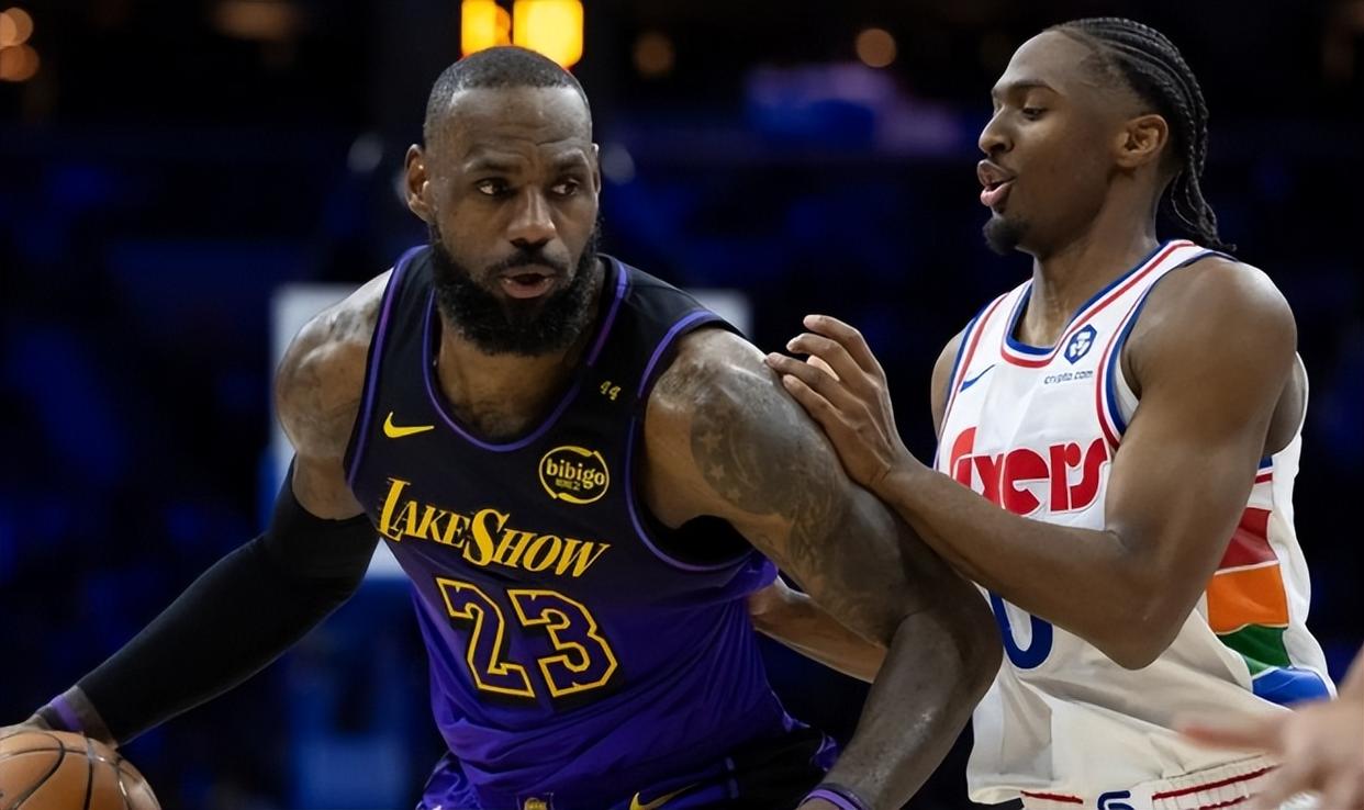 勇士碾压湖人，詹姆斯扛起全队