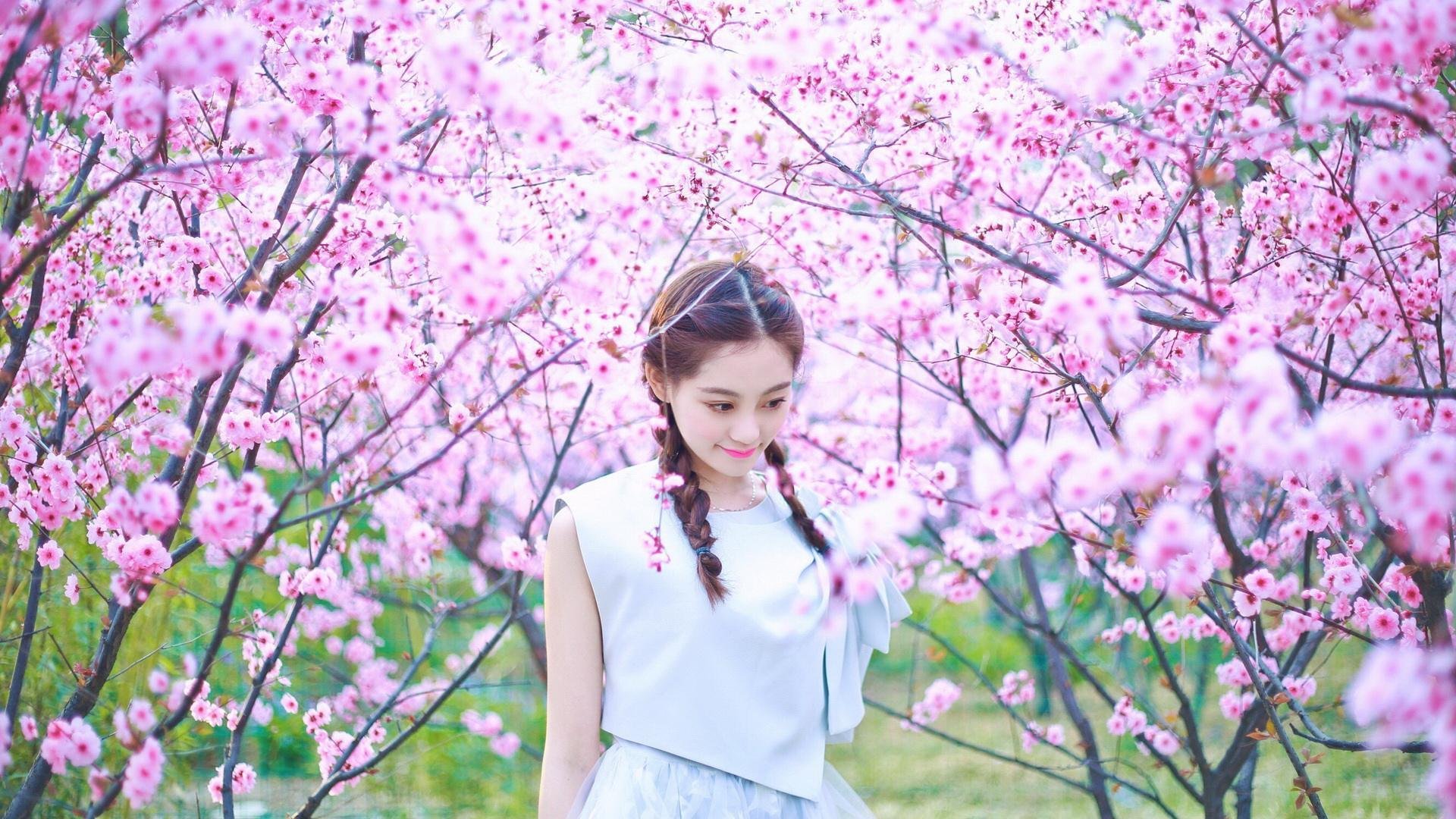 杆位之外,当F1的闪电速度遇见绿茵场的战术耐心